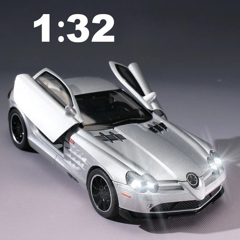 SLR 772S Modelo de carro de brinquedo Corpo de liga Pneus de borracha Diecast Supercarros Modelos Portas abertas Som Luz Brinquedos para crianças Presentes