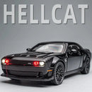 Dodge Challenger Hellcat Toy Car para 1:32 Escala Die Cast Metal Cars Toy Pull Back Hellcat Model Cars com Som e Luz Hellc