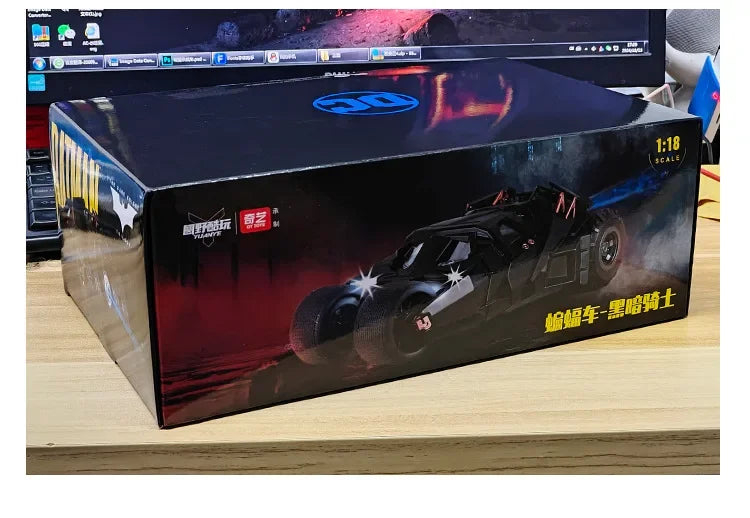 Carro clássico do filme Batman 2008 Batmóvel   Tumbler! Alloy Concept Bat Sports Car Modelo Diecast Metal Toy Race Car Modelo Sound Light Kids Gifts