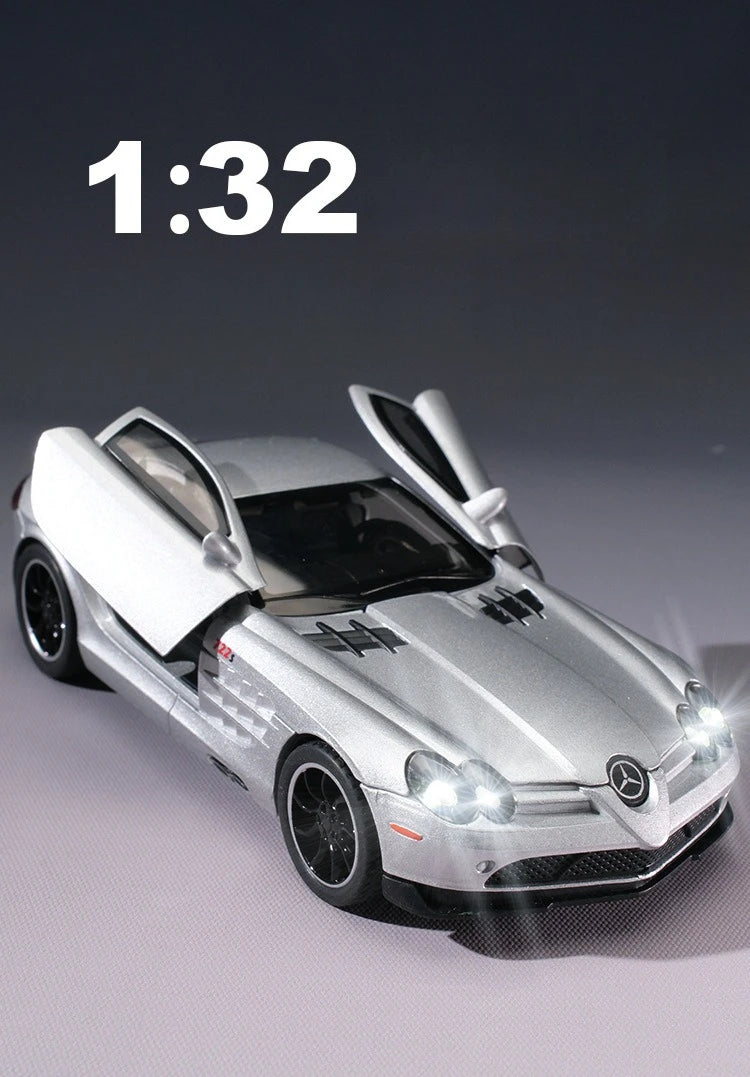 SLR 772S Modelo de carro de brinquedo Corpo de liga Pneus de borracha Diecast Supercarros Modelos Portas abertas Som Luz Brinquedos para crianças Presentes
