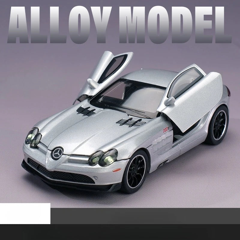 SLR 772S Modelo de carro de brinquedo Corpo de liga Pneus de borracha Diecast Supercarros Modelos Portas abertas Som Luz Brinquedos para crianças Presentes
