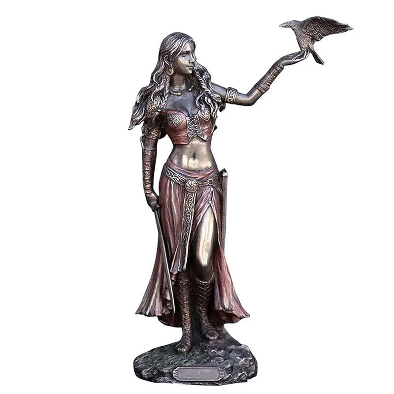 Estátua de Resina Morrigan – Deusa Celta da Guerra com Corvo e Espada | Acabamento Bronzeado para Decoração Mitológica